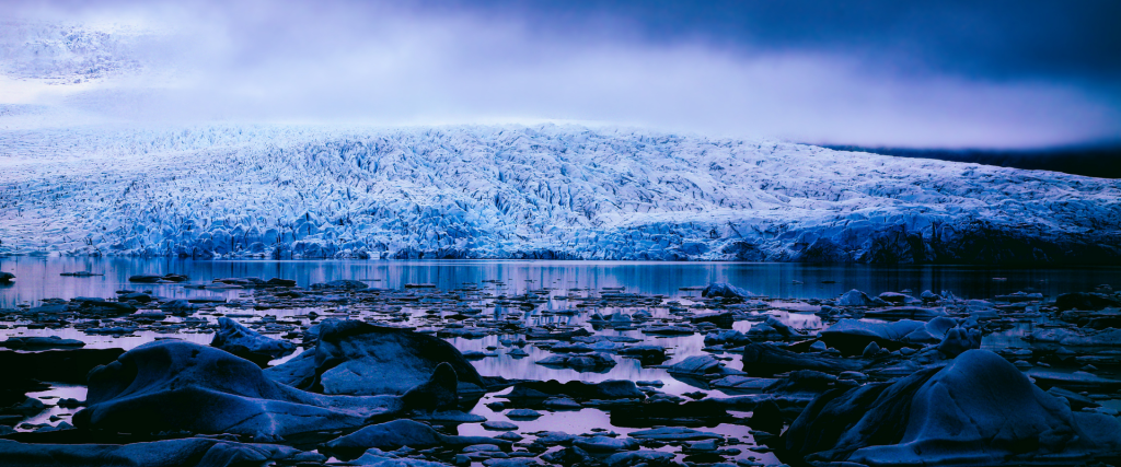 Fjallsárlón glacier lagoon and Fjallsjökull glacier